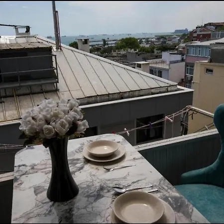 2br - 1lr Seaview Family Flat 10 Min Walk To Center شقة *